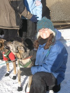 Former handler Nicole Torre (aka “Crash” from her unforgettable run on Jeff’s second sled during the 2006 Ceremonial Start) came down to join in on all of the fun!! 